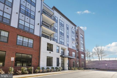 104 SAINT IVES PLACE 402 OXON HILL MD 20745