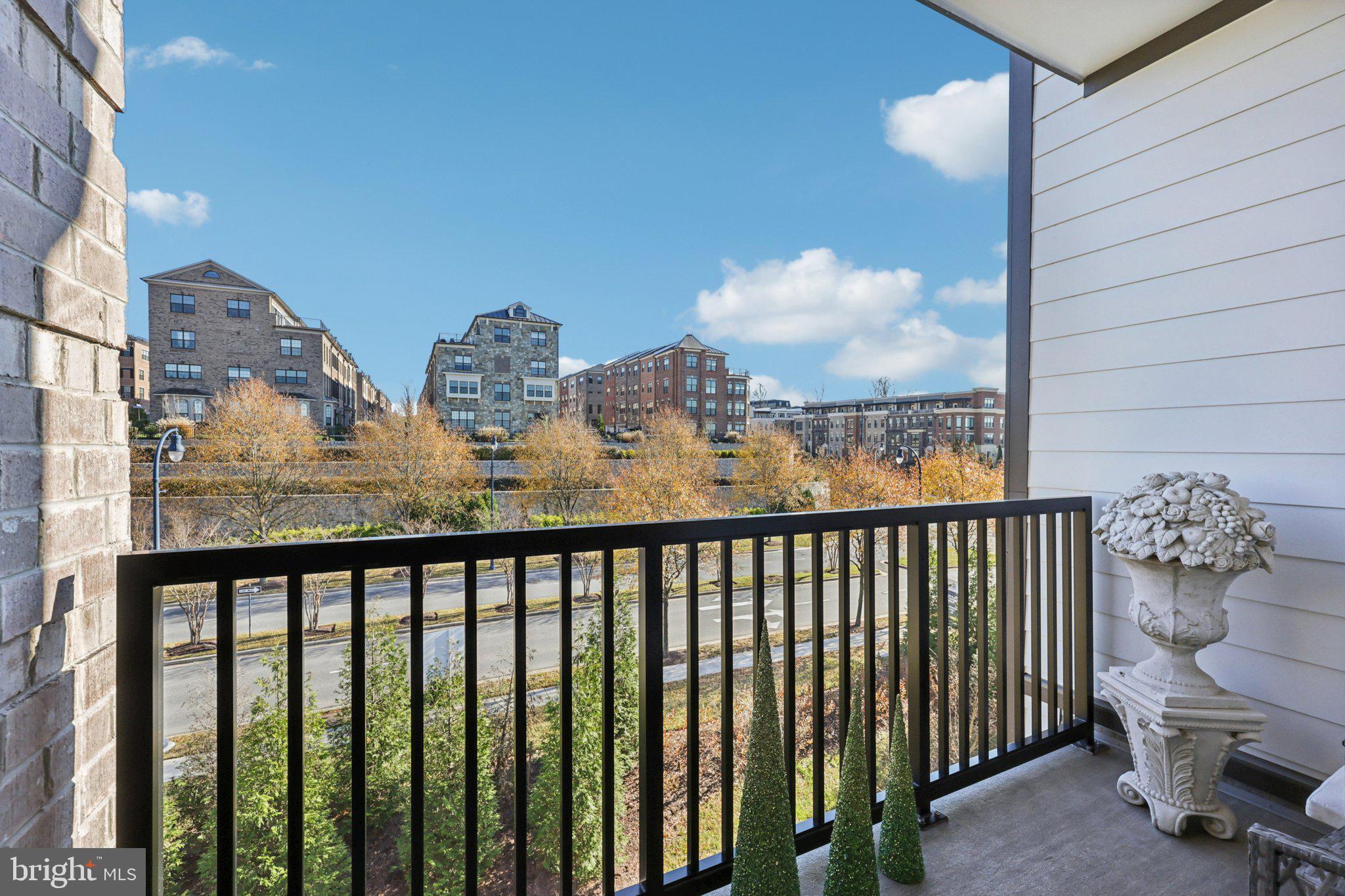 NATIONAL HARBOR - Residential