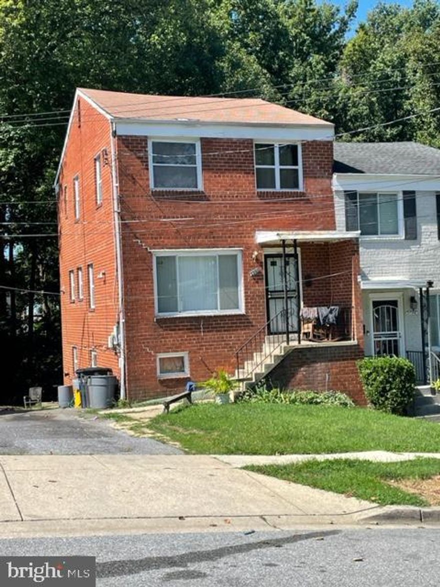 SOLD AS-IS....3 LEVEL SEMI DETACHED HOUSE WITH 3 BEDROOMS, 1 AND HALF BATHS, SEPARATE LIVING ROOM AND DINNING ROOM, KITCHEN, FULL FINISHED BASEMENT.  CALL LISTING AGENT TO SCHEDULE A SHOWING.