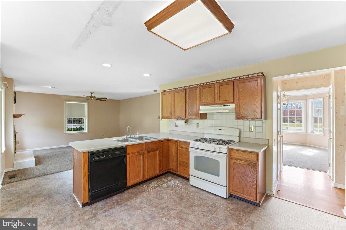 MEADOWBROOK - Residential