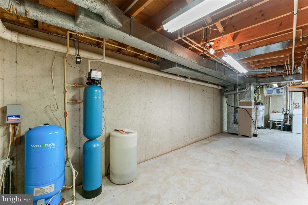 MEADOWBROOK - Residential