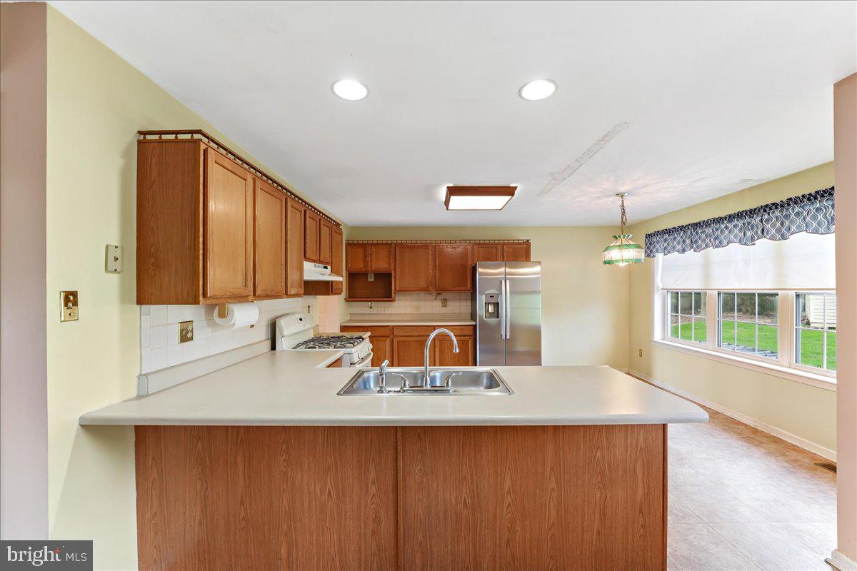 MEADOWBROOK - Residential