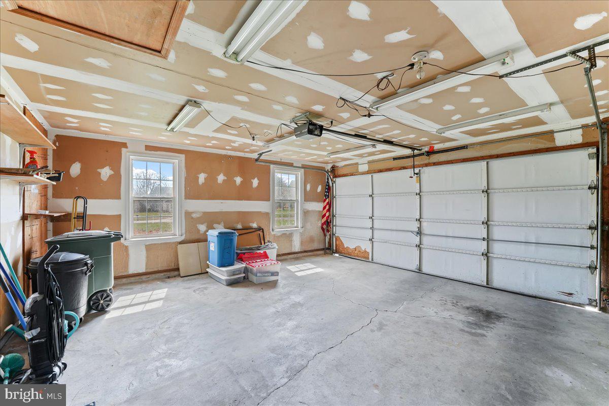 MEADOWBROOK - Residential