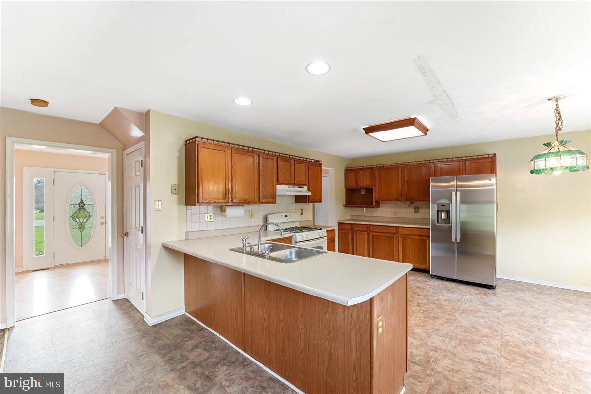 MEADOWBROOK - Residential