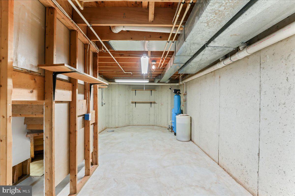 MEADOWBROOK - Residential