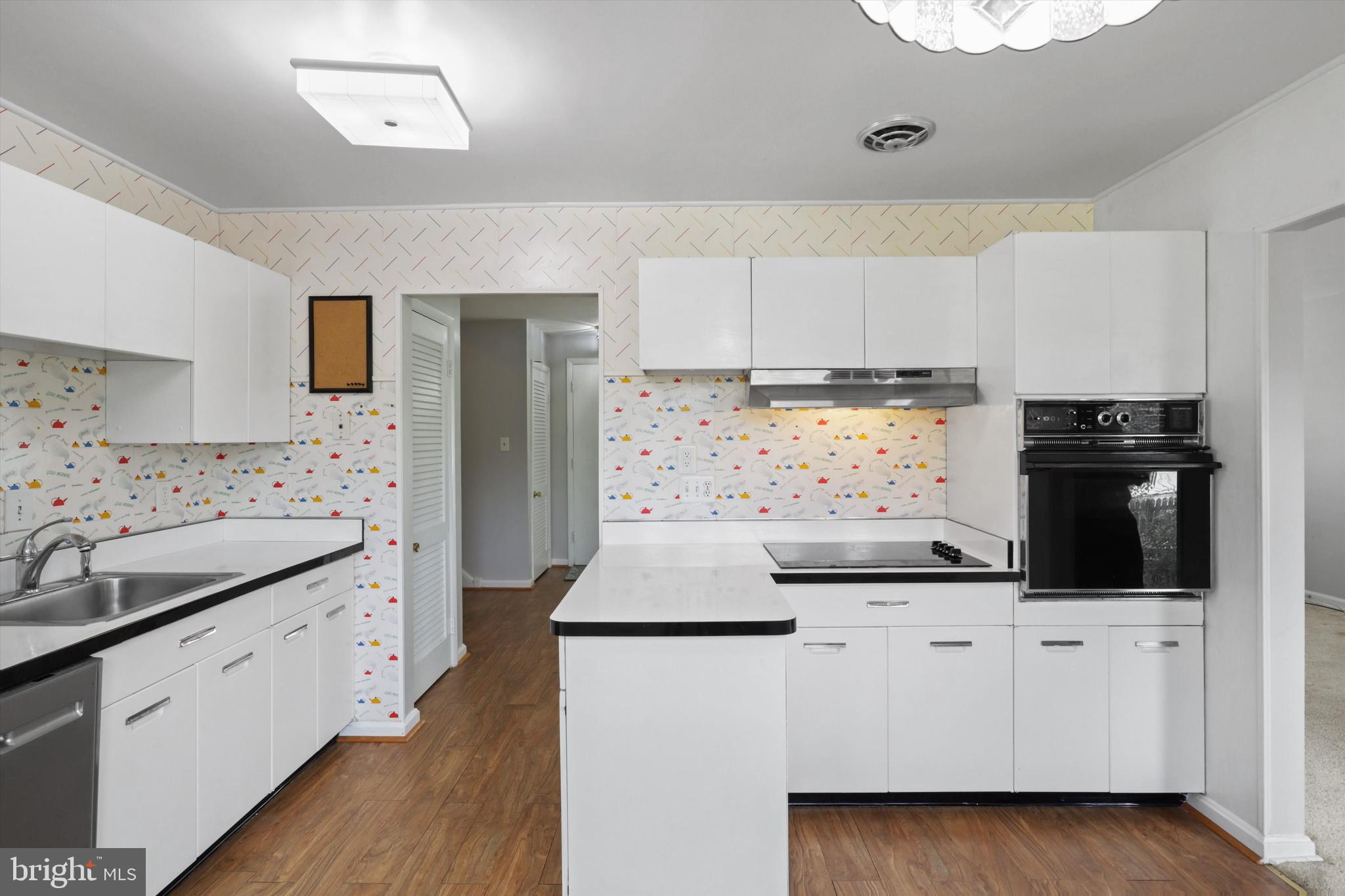 COLLEGE PARK ESTATES - Residential