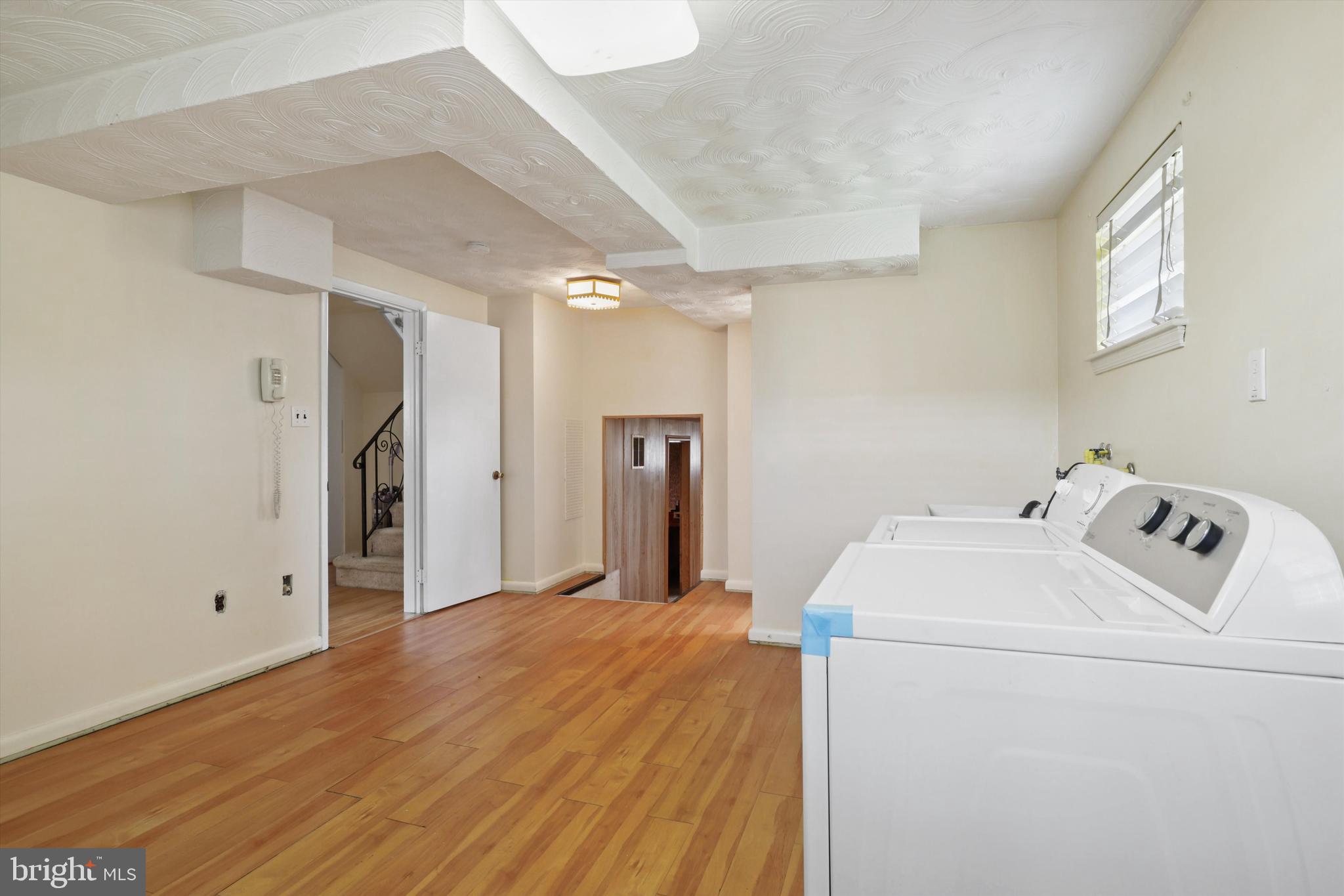 COLLEGE PARK ESTATES - Residential