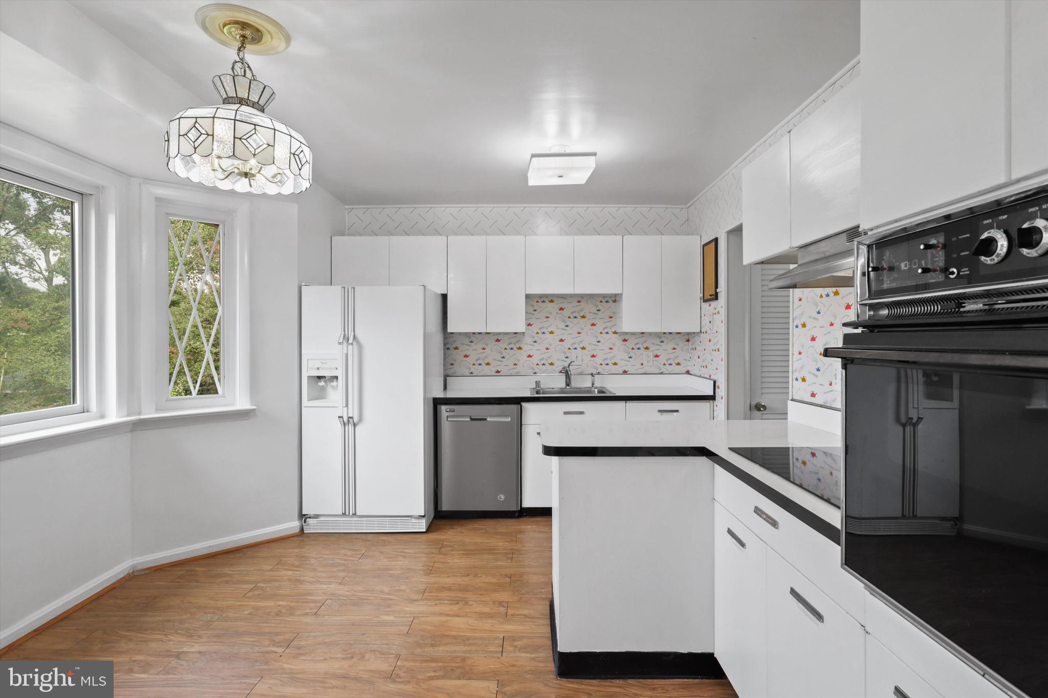 COLLEGE PARK ESTATES - Residential