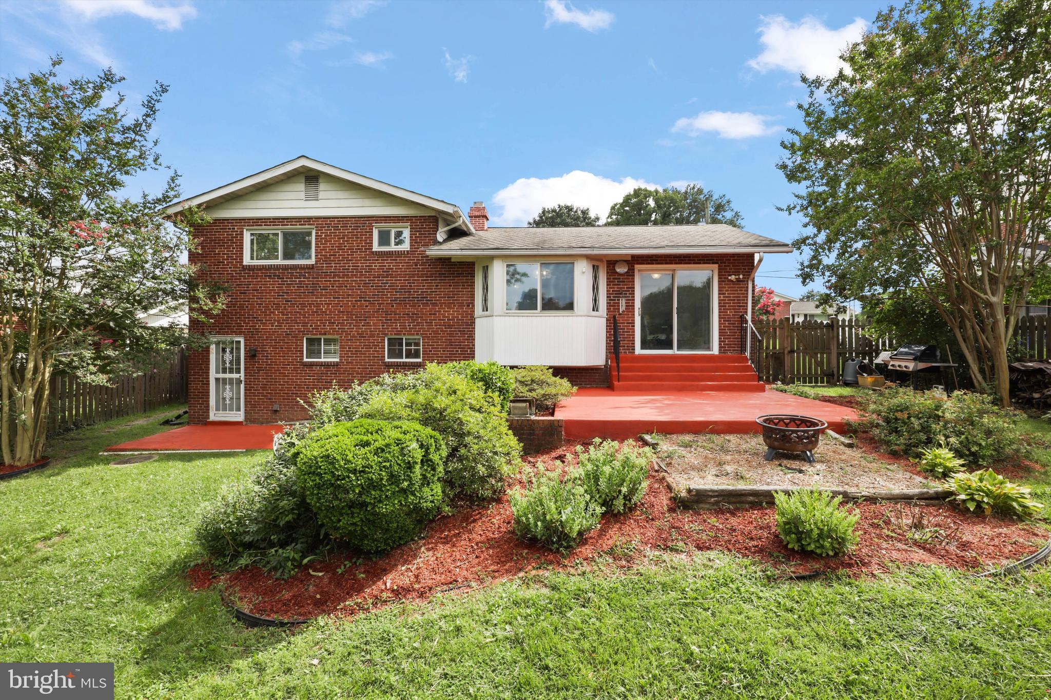 COLLEGE PARK ESTATES - Residential