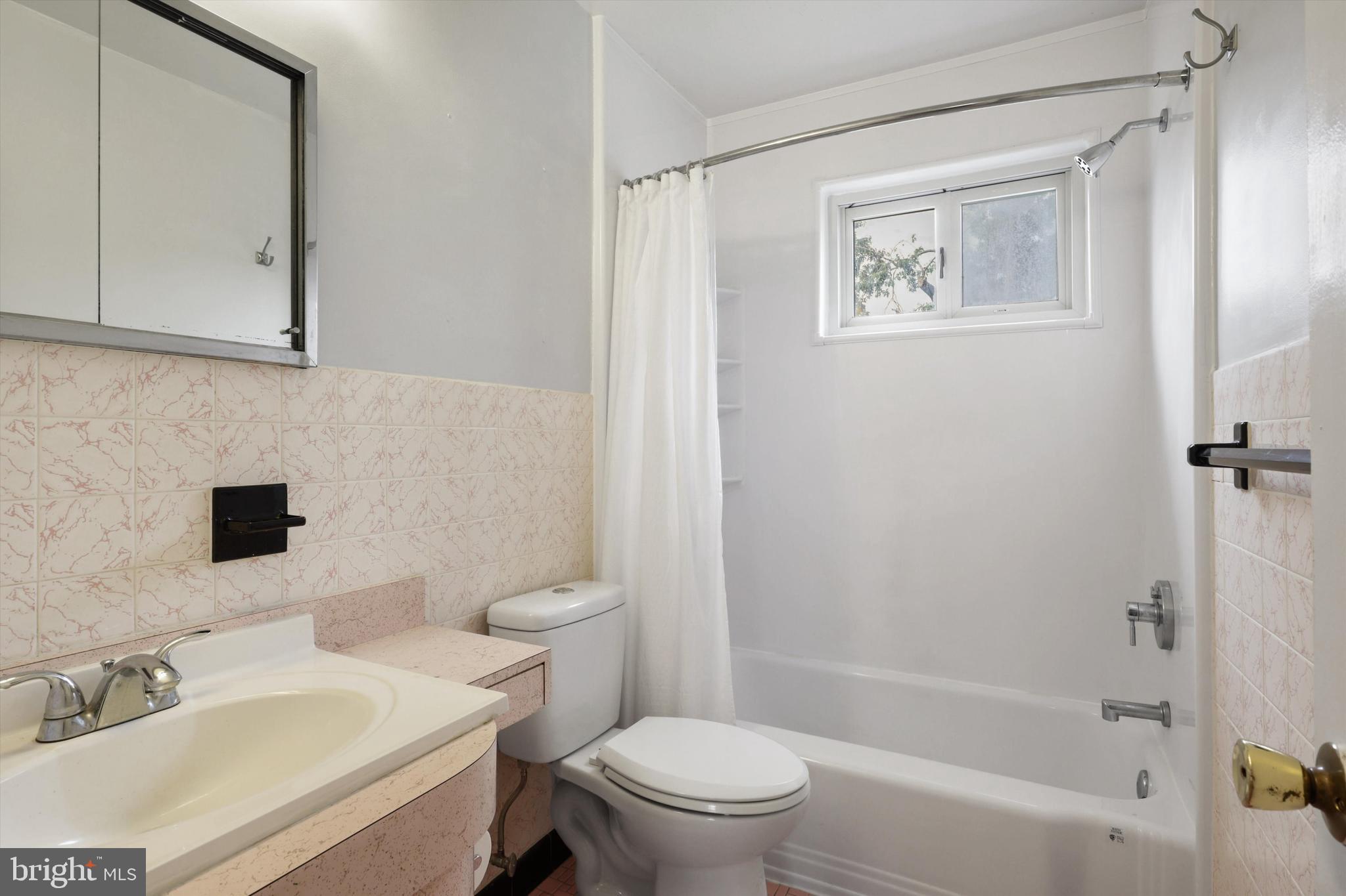 COLLEGE PARK ESTATES - Residential