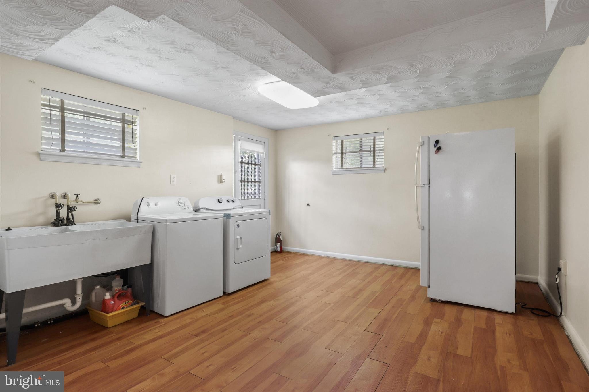 COLLEGE PARK ESTATES - Residential