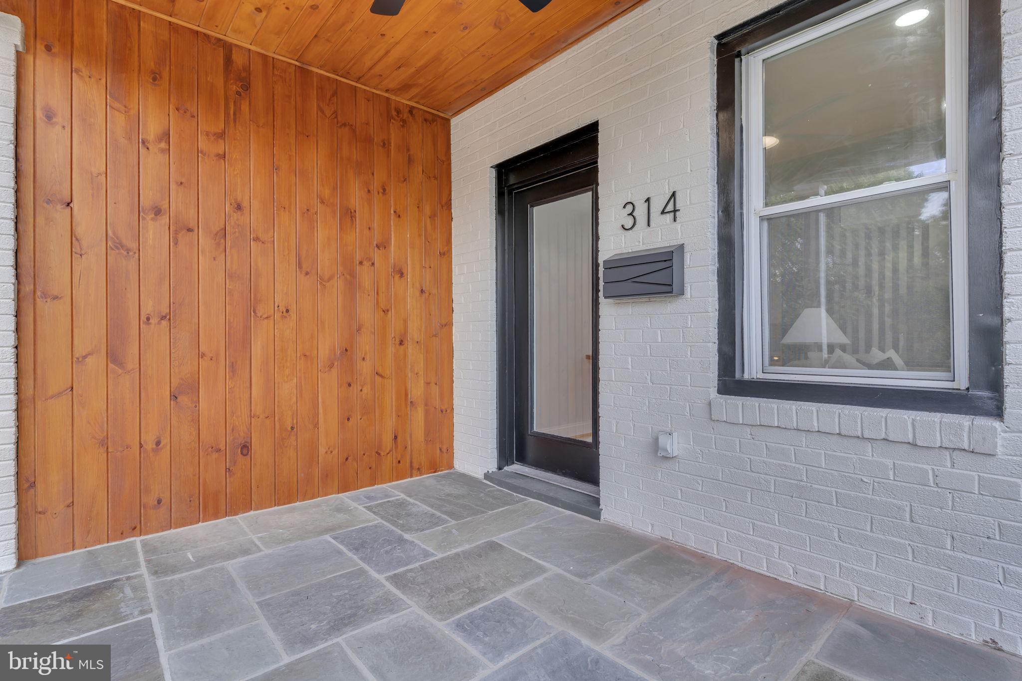 314 FARRAGUT STREET NW
