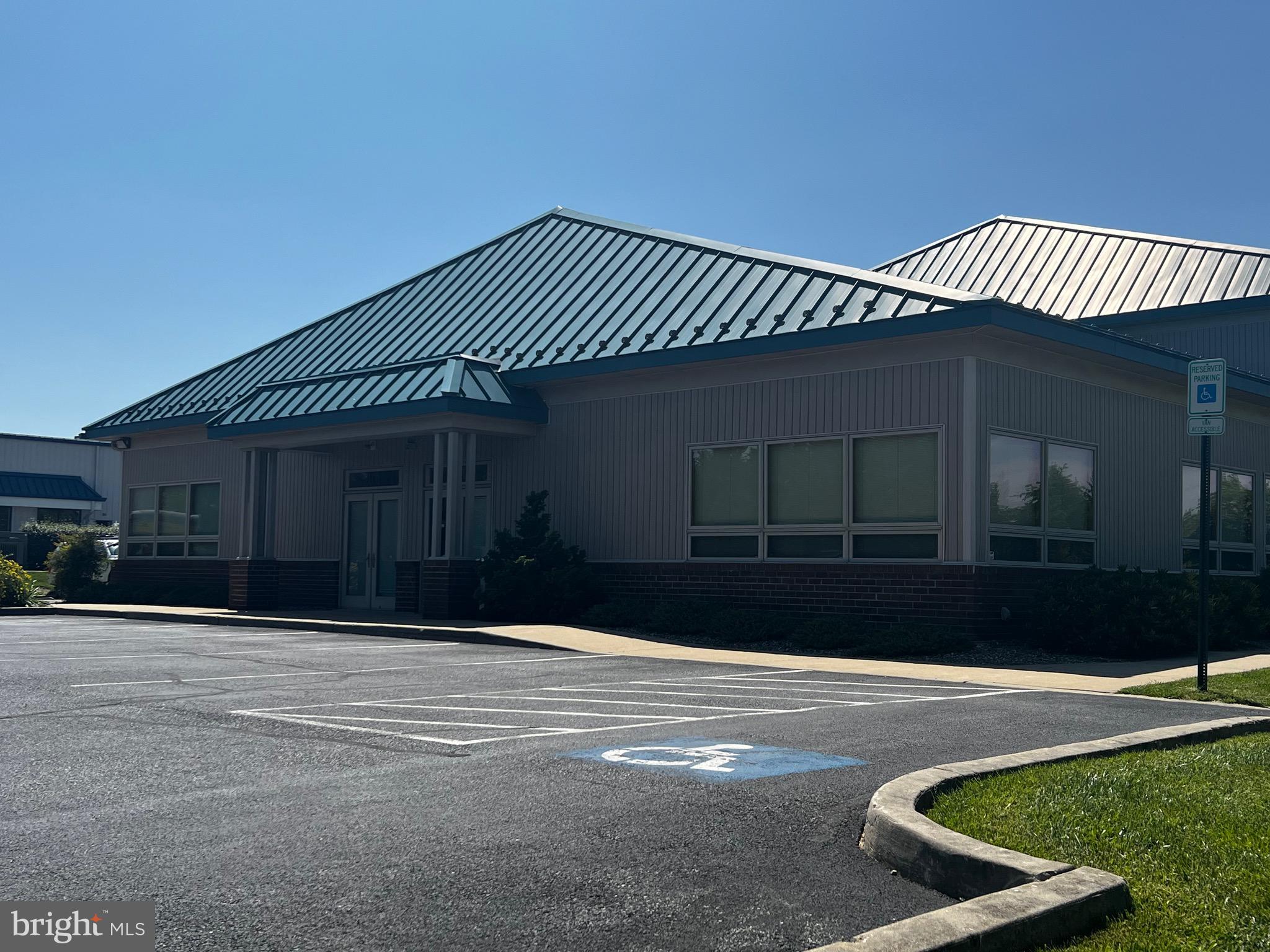 Within the highly sought after Back Acre Business Park of Mount Airy's Four County Area is this 1,950sf office/flex space now available for leasing. Office space boasts 5 large offices, nicely designed front entry kitchen within lobby area, Oversized Data/Conference/Bull Pen Area, ADA Compliance, 3 Phase Electric, Fiber Optic Internet, Ample Parking, Private Parking Lot, 2 Main Door Entrances, and much more.