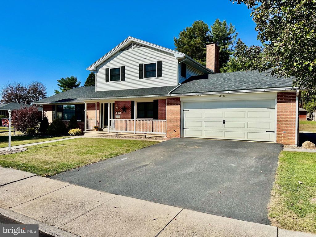 Photo of 977 York Street, LEBANON, PA 17042 (MLS # PALN2023482)