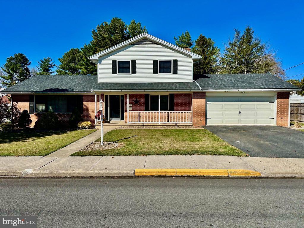 Photo of 977 York Street, LEBANON, PA 17042 (MLS # PALN2023482)