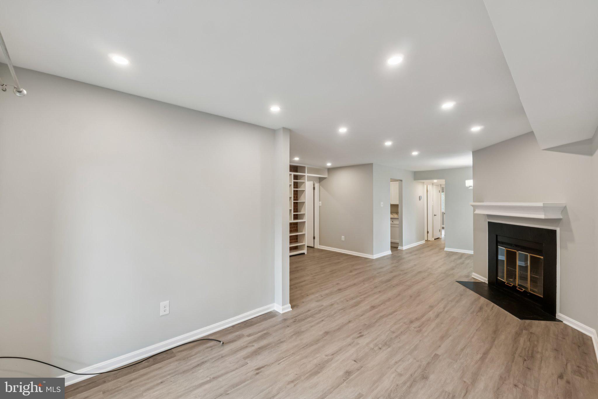 3437 SUMMIT COURT NE 3437