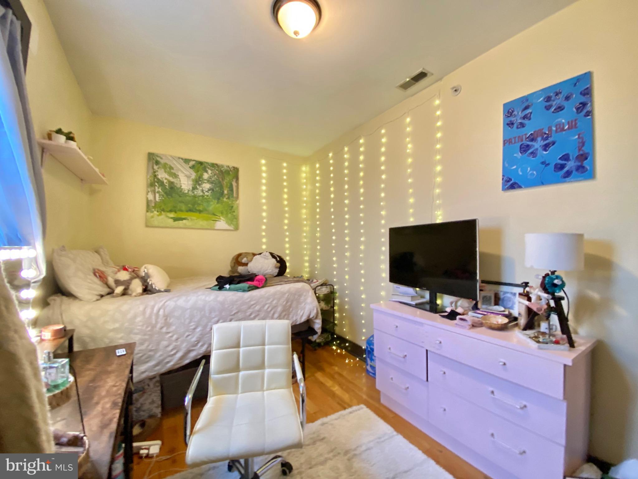 TEMPLE UNIVERSITY - Residential Lease