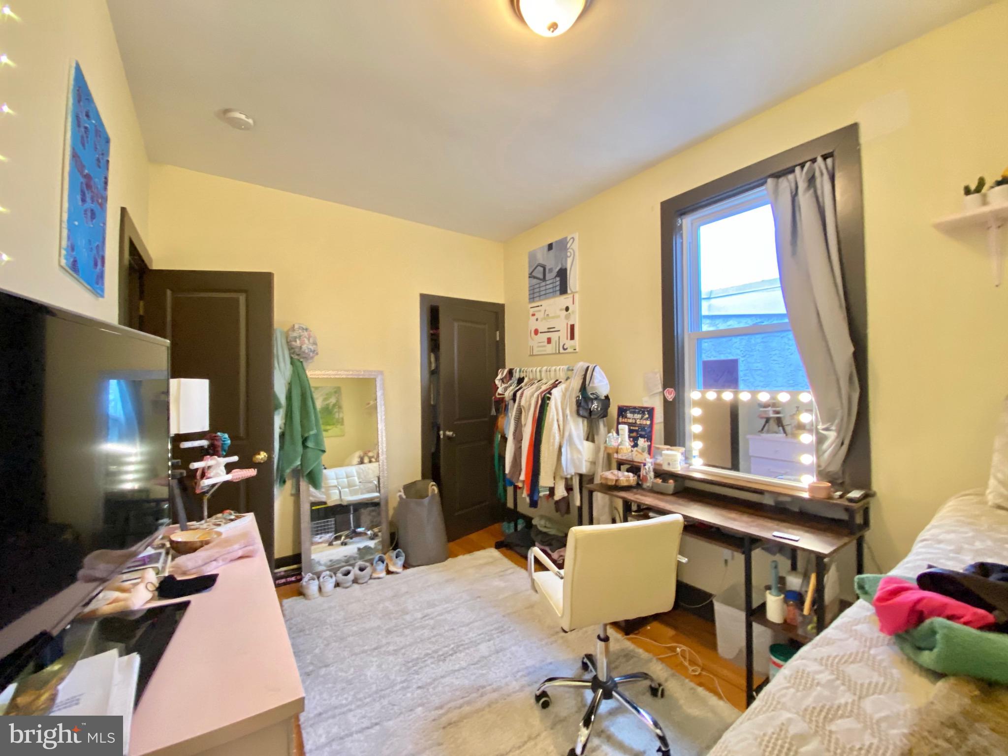 TEMPLE UNIVERSITY - Residential Lease