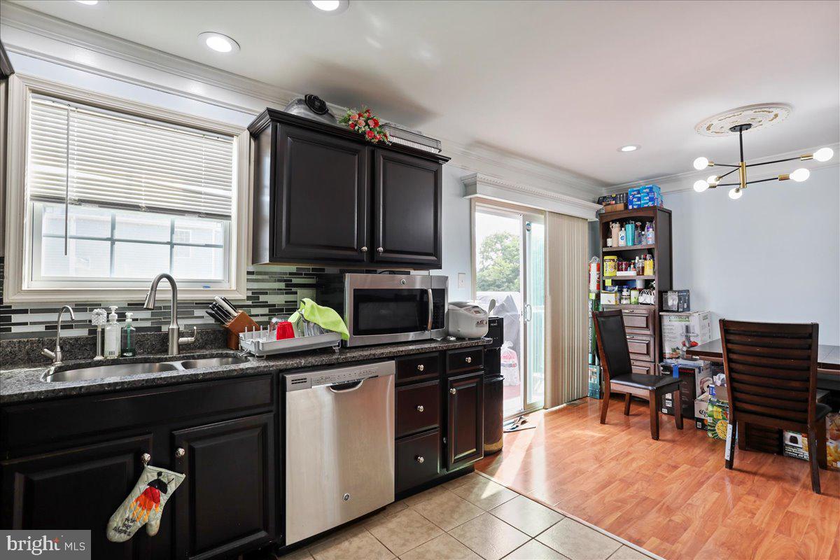 INWOOD VILLAGE - Residential