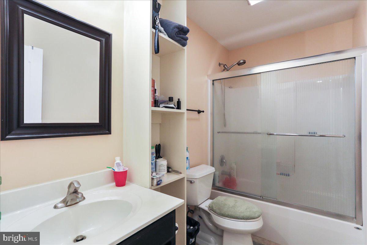 INWOOD VILLAGE - Residential