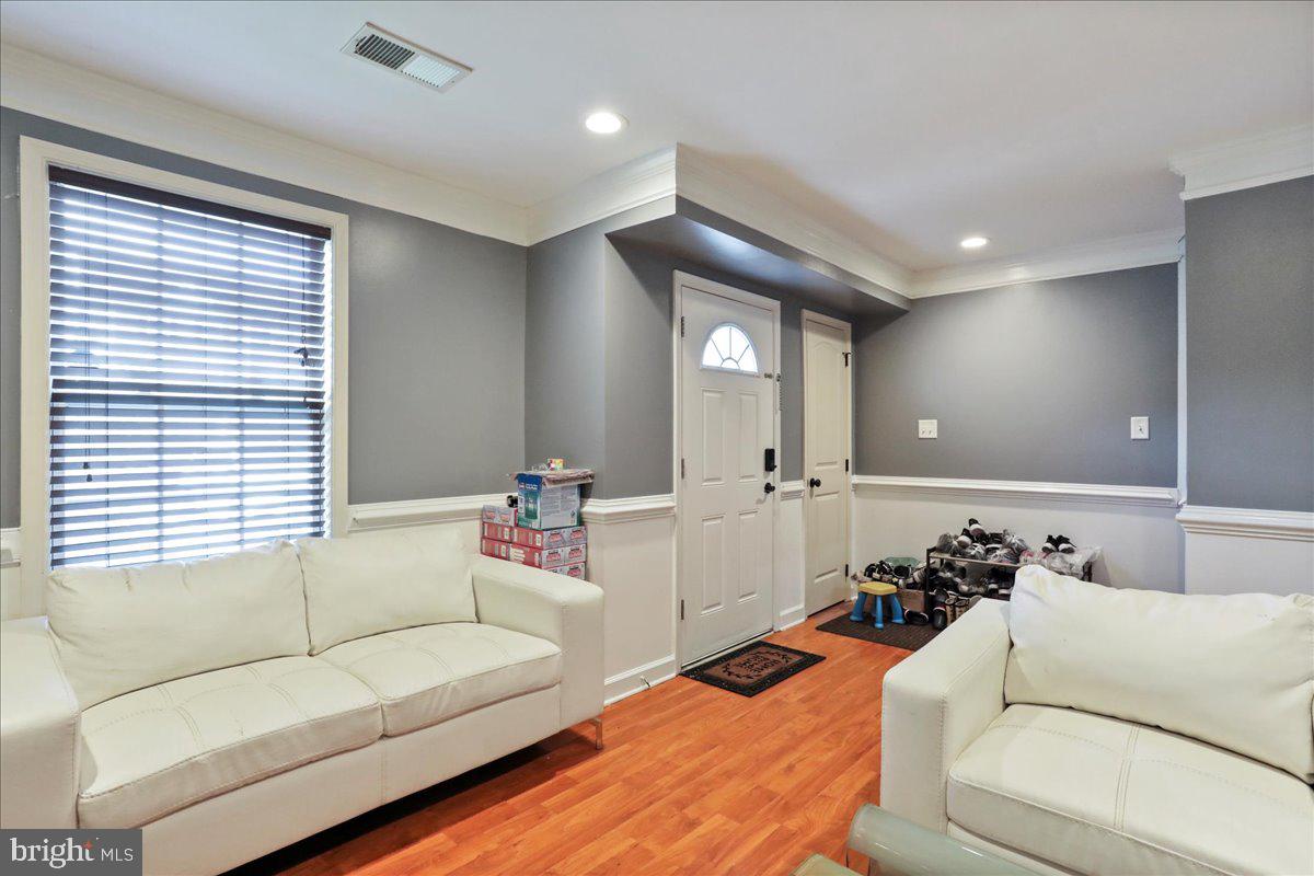 INWOOD VILLAGE - Residential