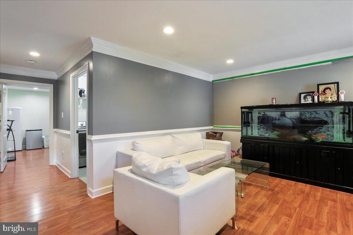 INWOOD VILLAGE - Residential