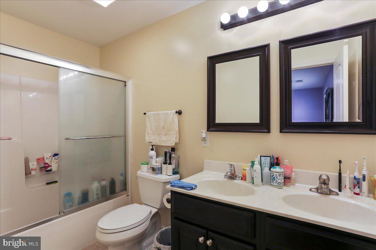 INWOOD VILLAGE - Residential