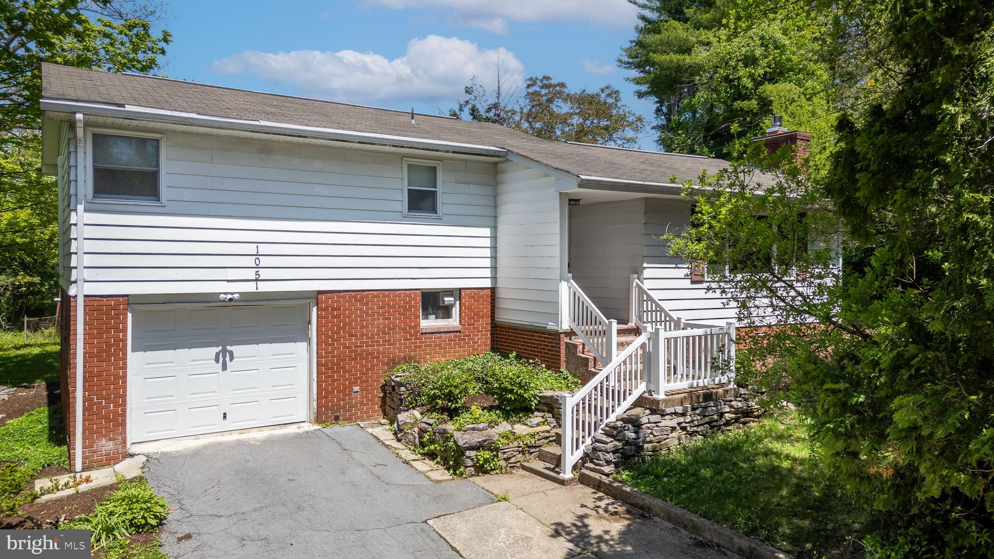 COLLEGE HEIGHTS - Residential