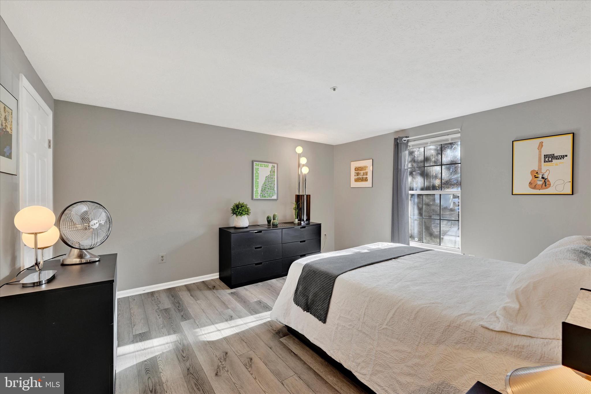 PERRY HALL COURTS - Residential