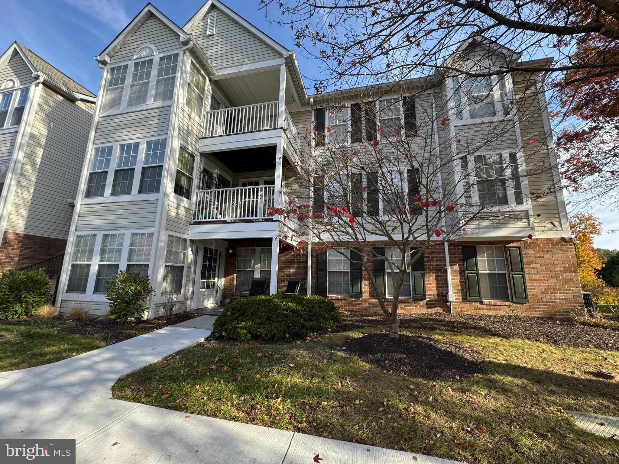 PERRY HALL COURTS - Residential