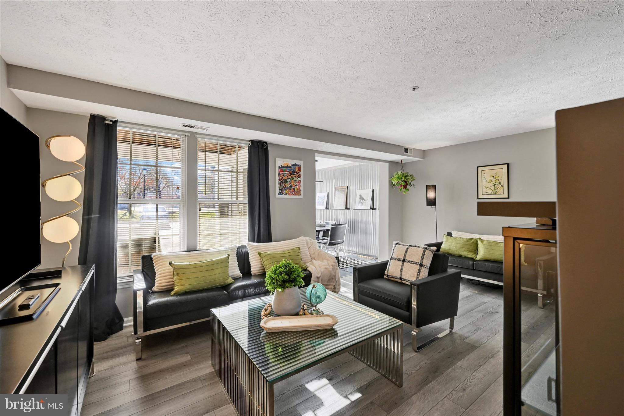 PERRY HALL COURTS - Residential