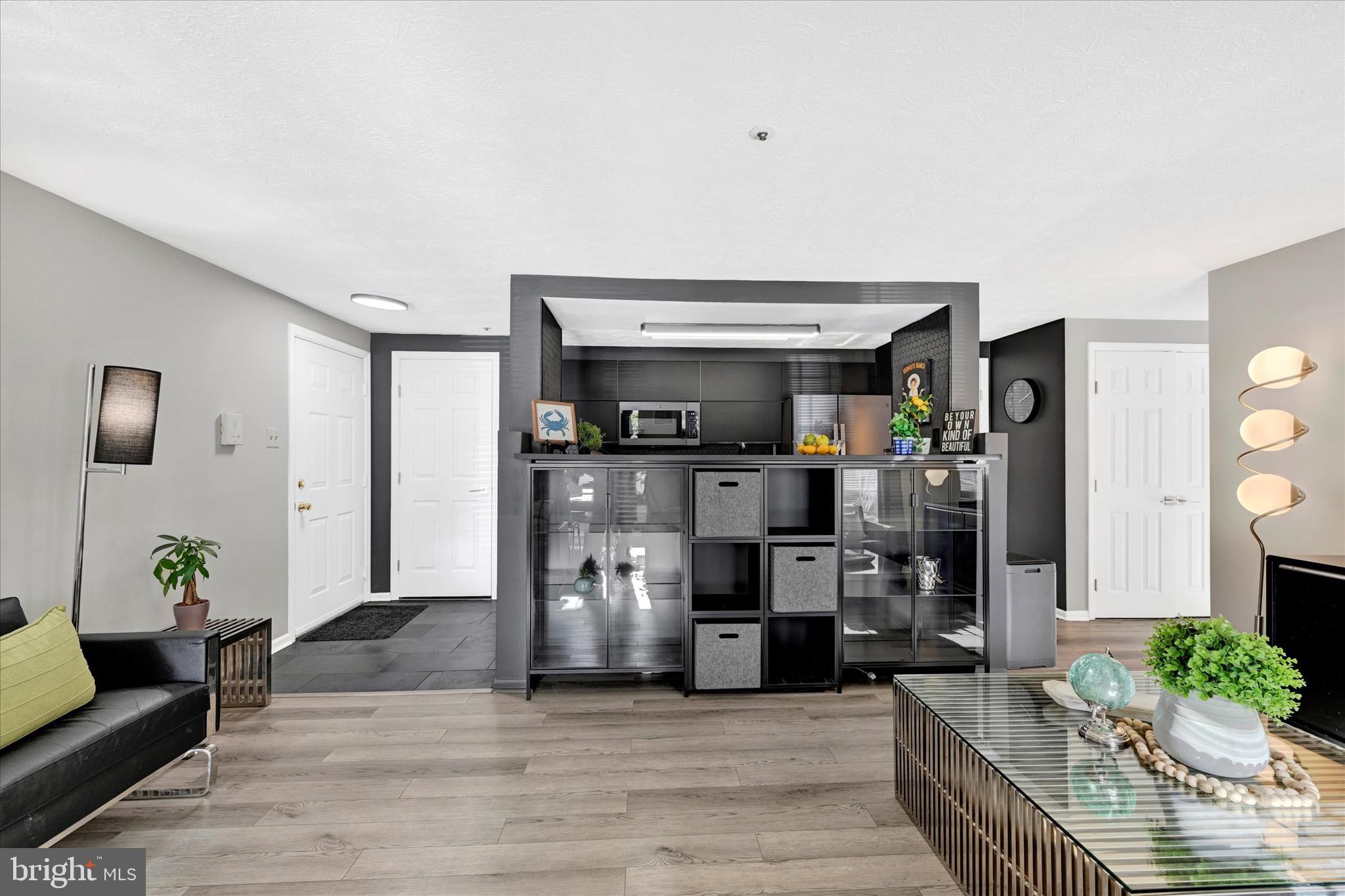 PERRY HALL COURTS - Residential