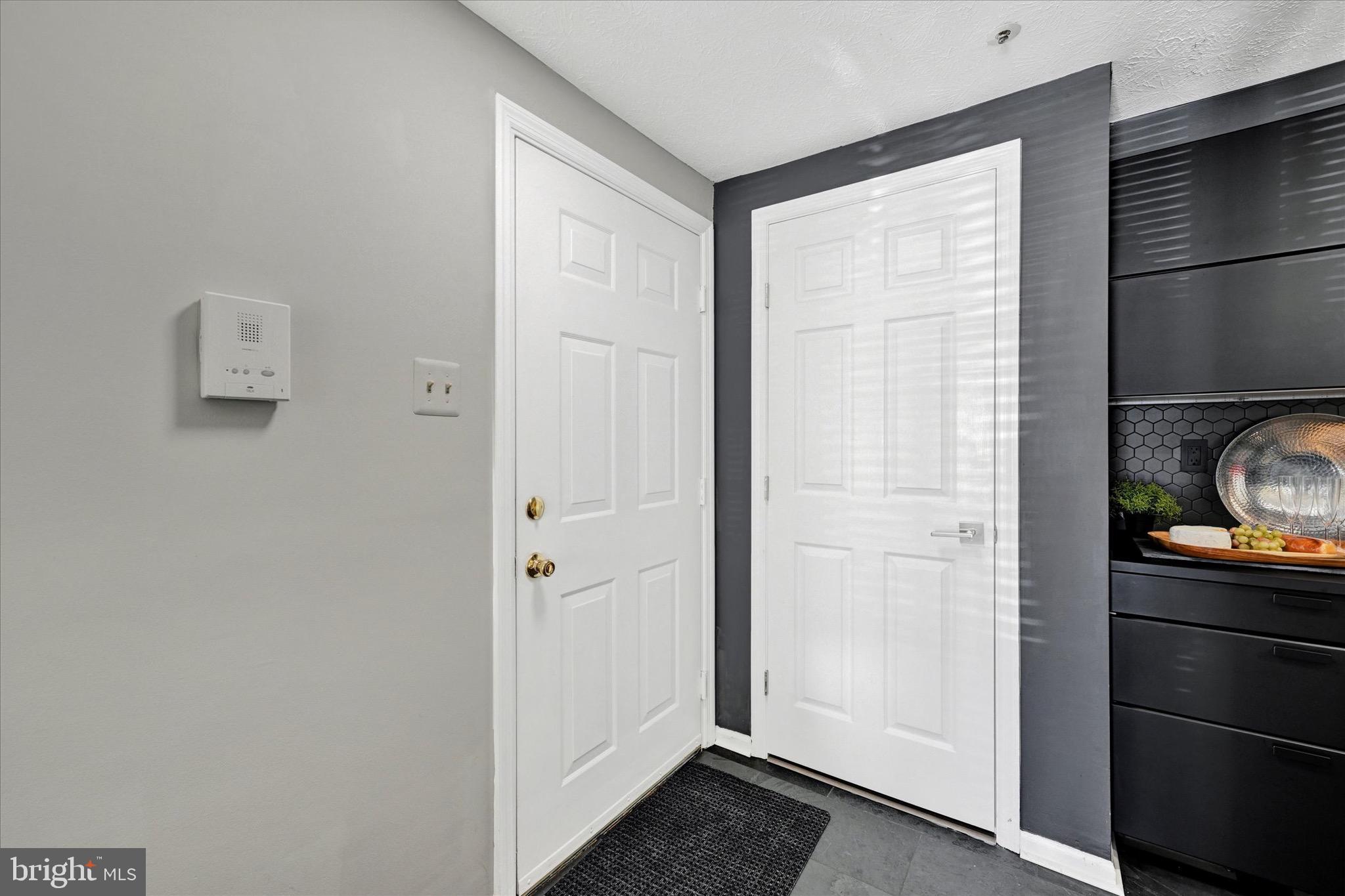 PERRY HALL COURTS - Residential