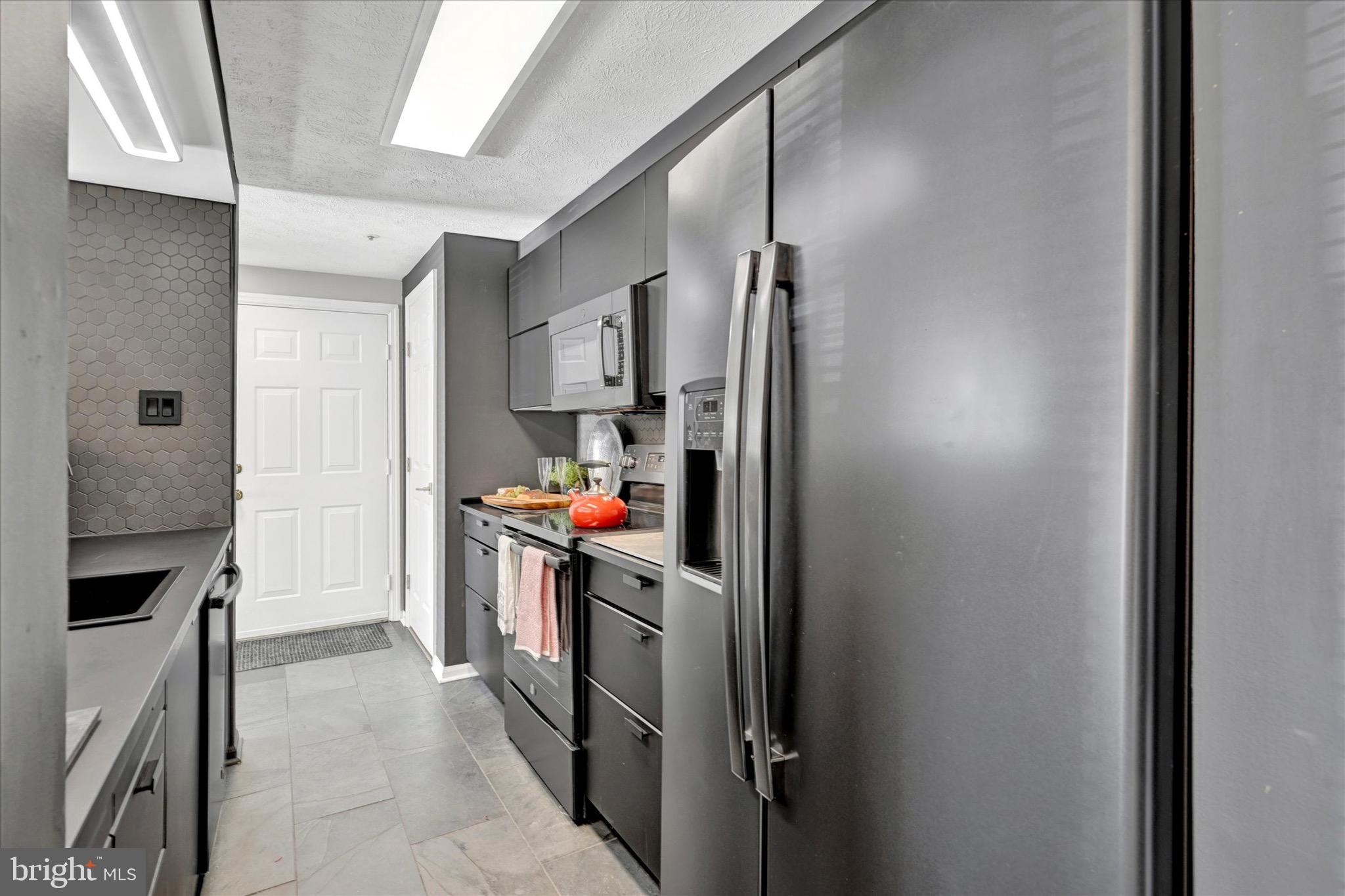 PERRY HALL COURTS - Residential