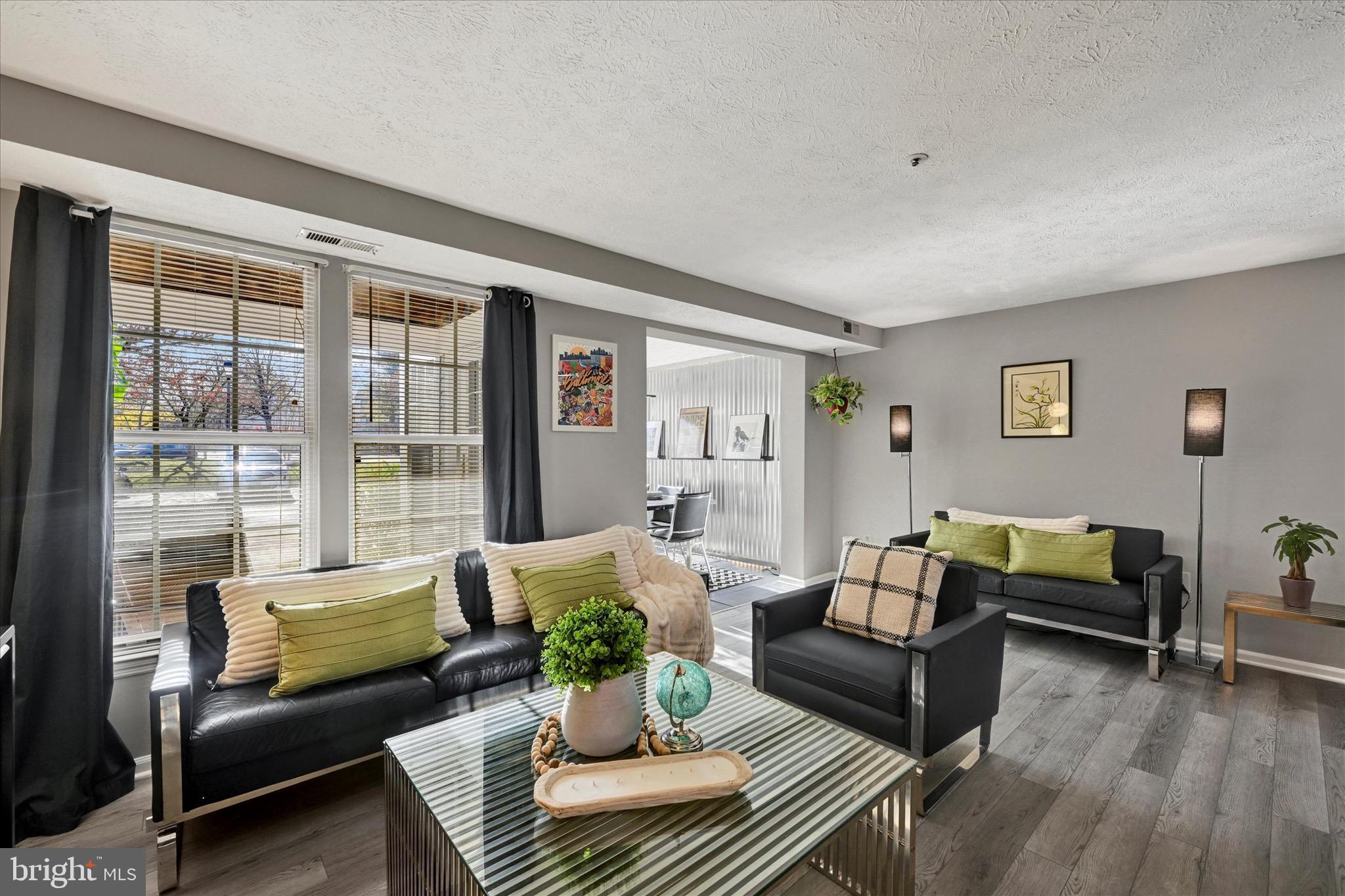 PERRY HALL COURTS - Residential