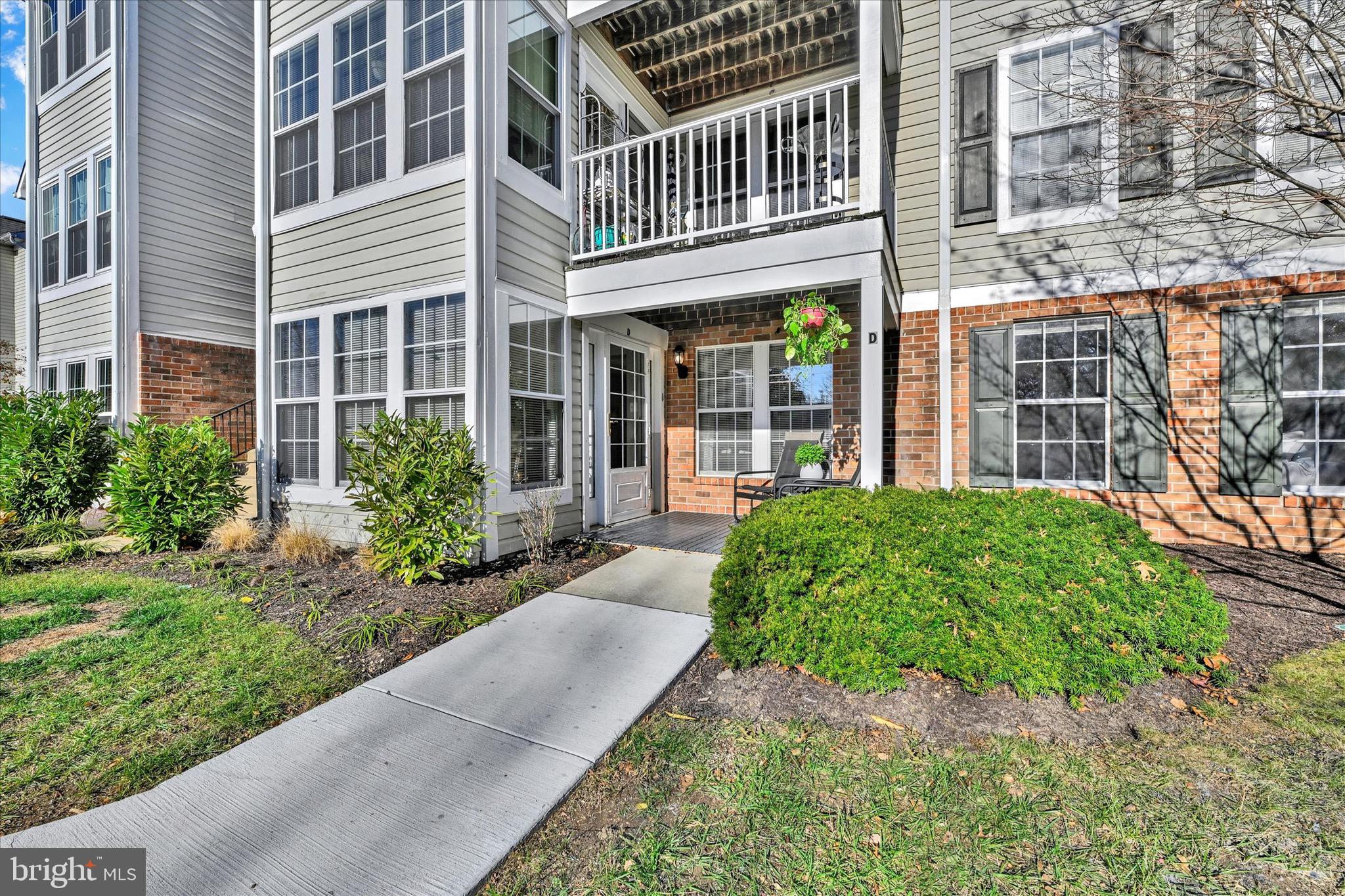 PERRY HALL COURTS - Residential