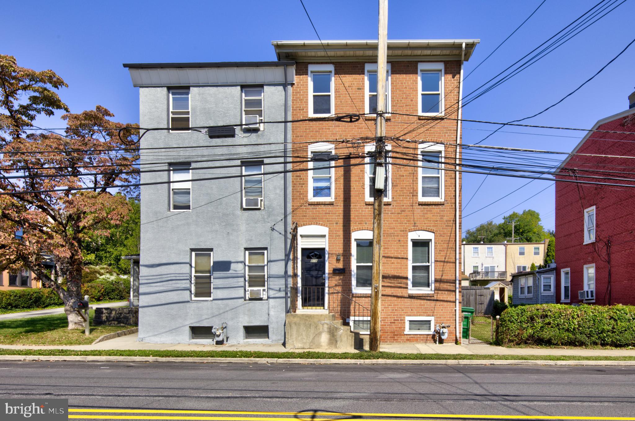 818 E HECTOR STREET