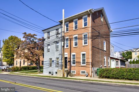 818 E HECTOR STREET CONSHOHOCKEN PA 19428