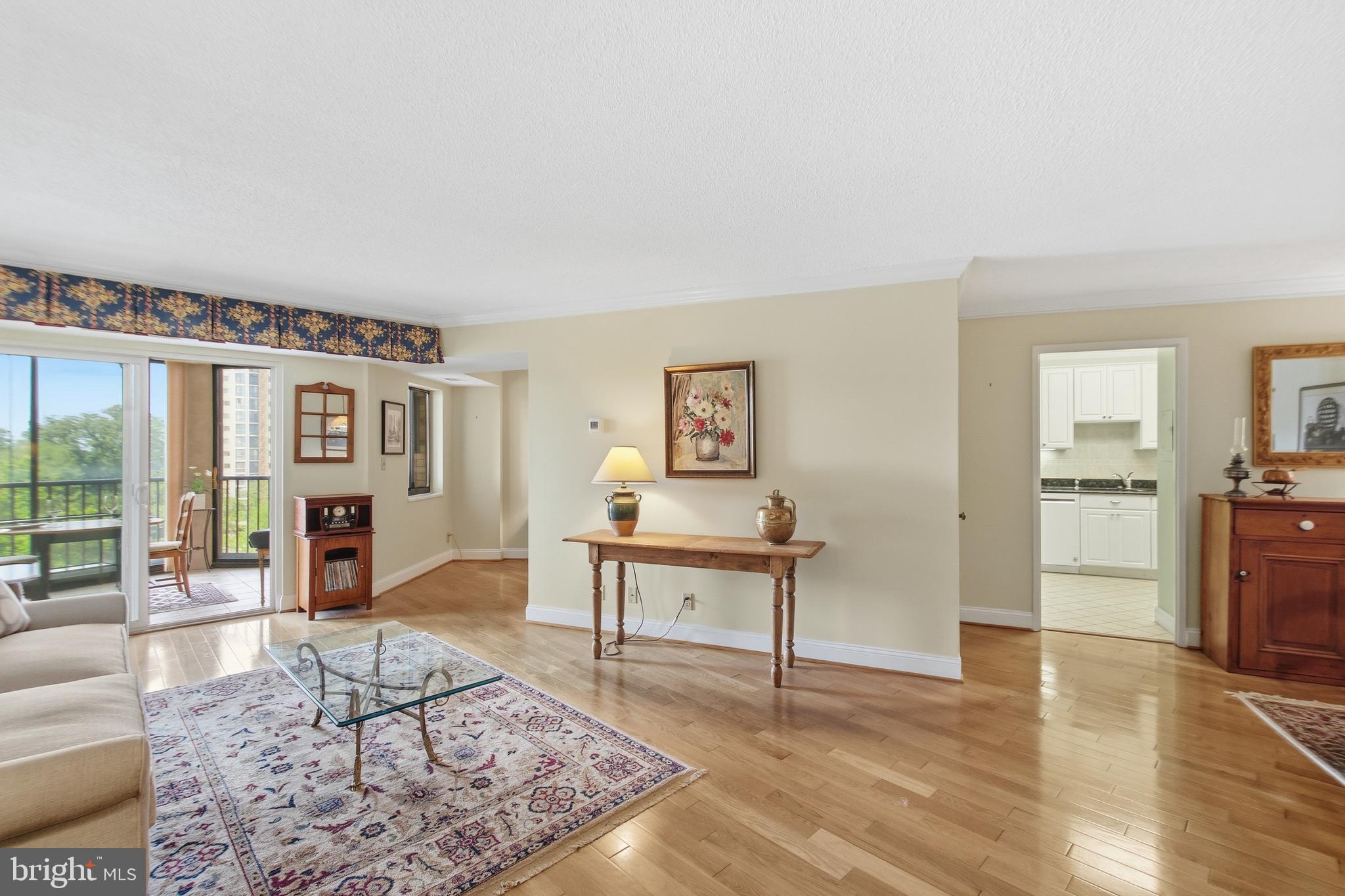 5902 MOUNT EAGLE DRIVE 703