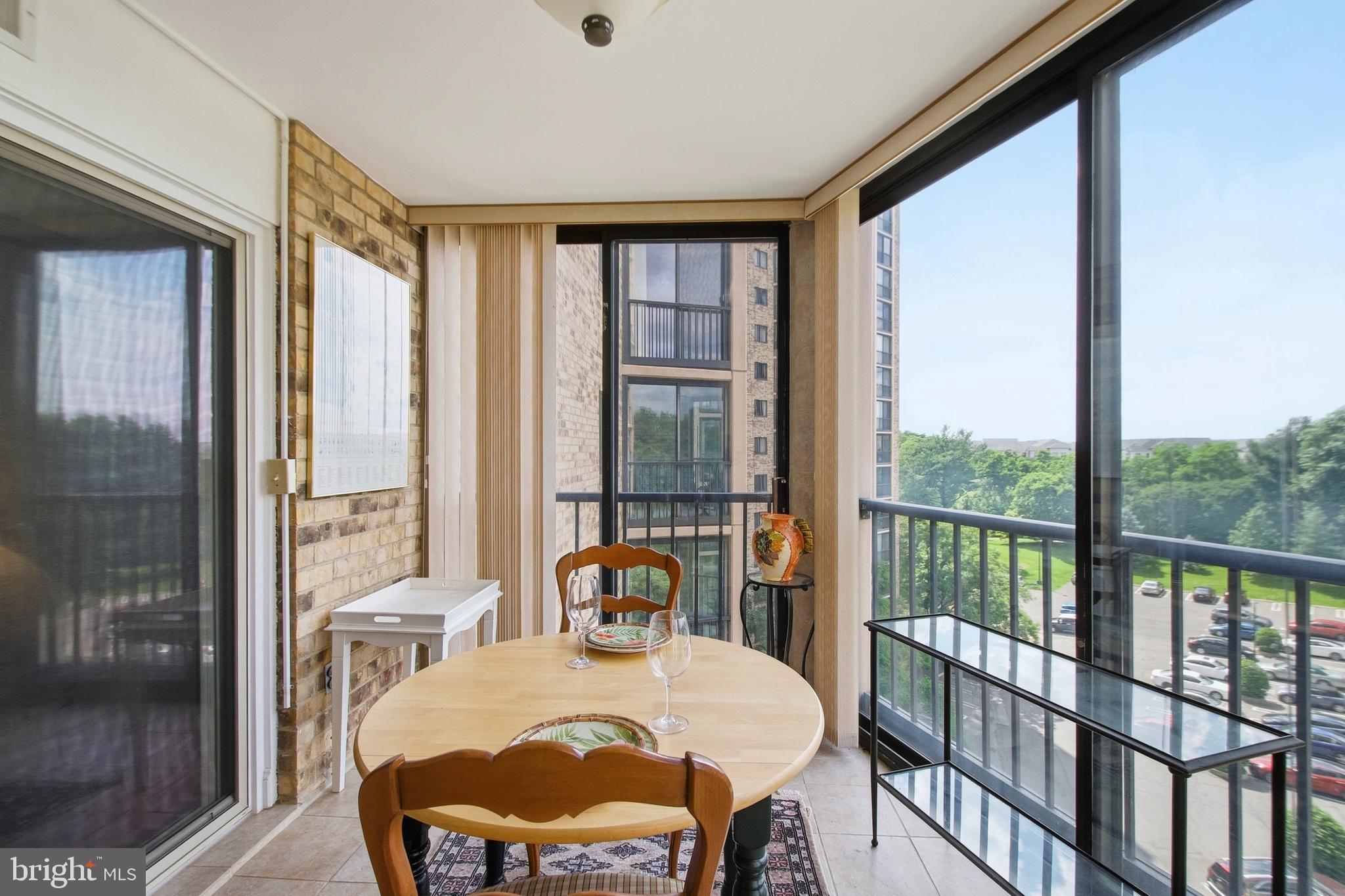 5902 MOUNT EAGLE DRIVE 703
