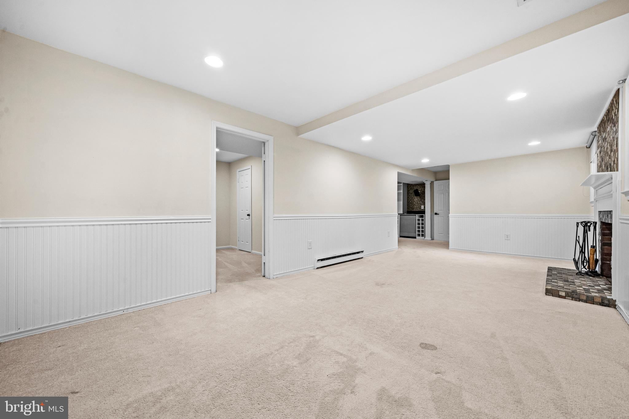 BEVERLY MANOR - Residential