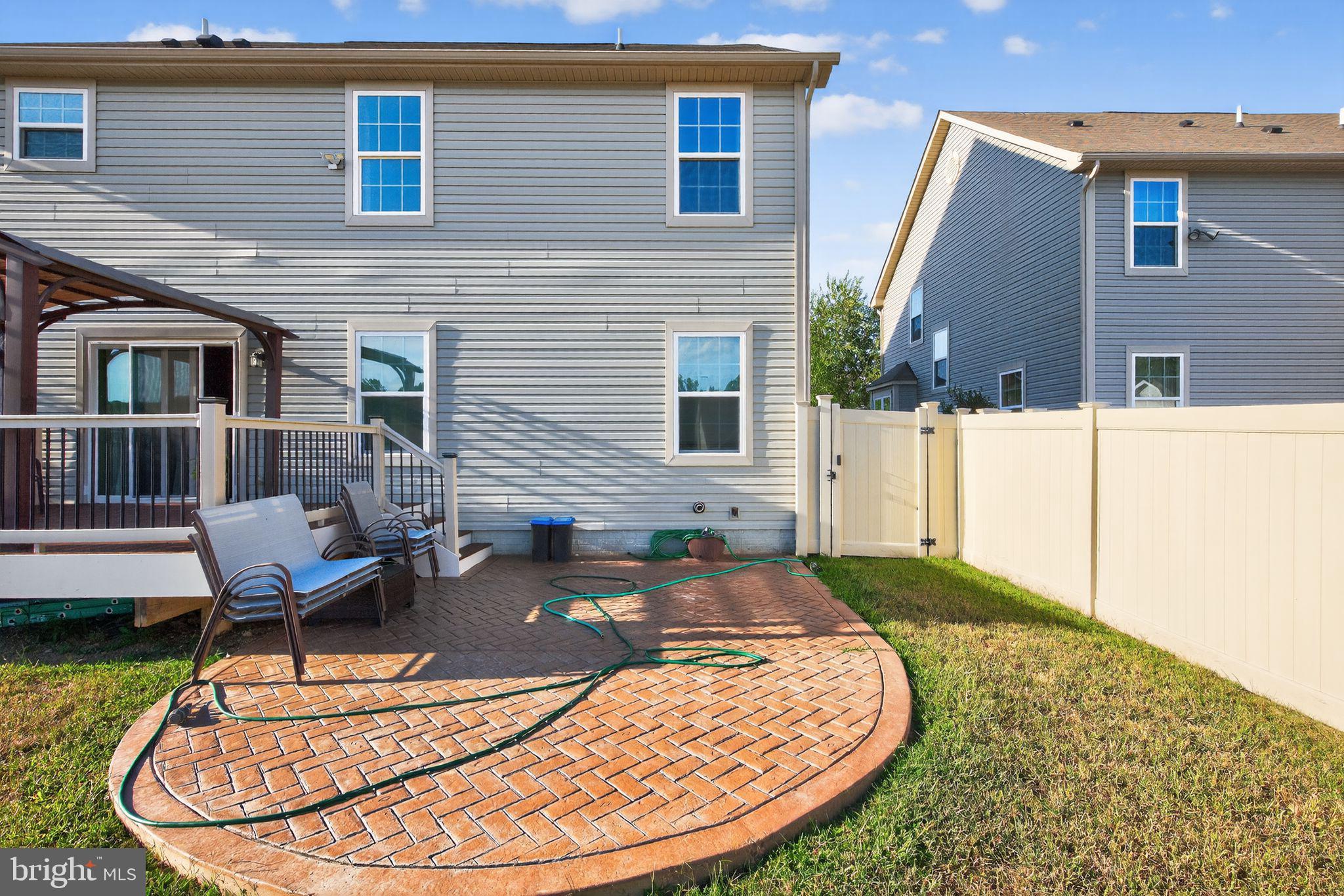 5647 BARNSTORMERS LANE