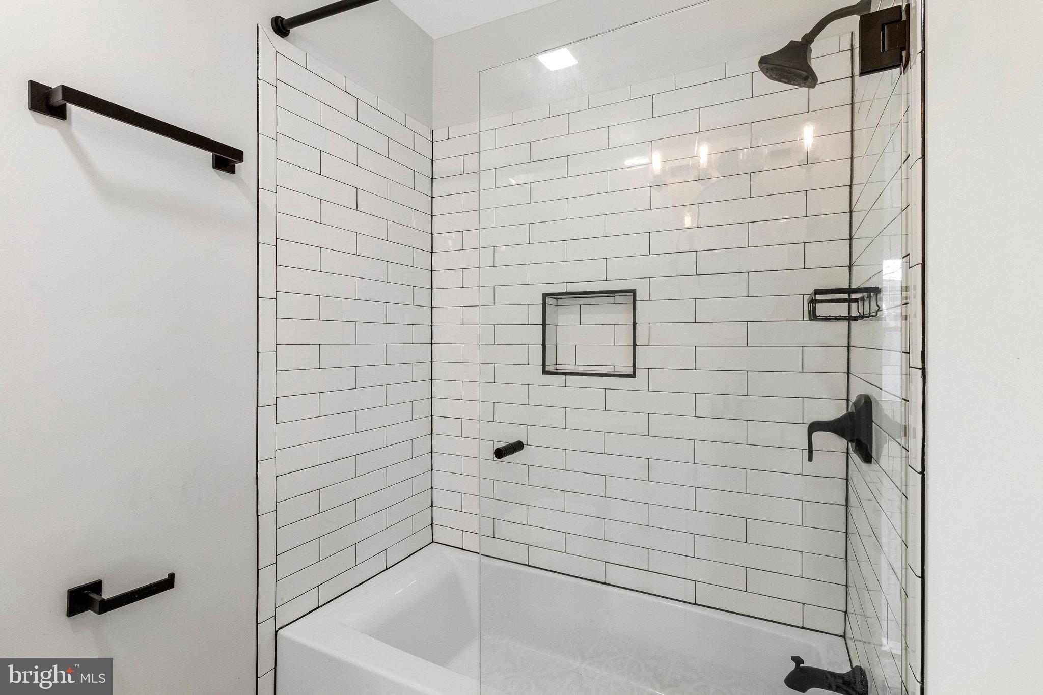 LONDON WOODS - Residential