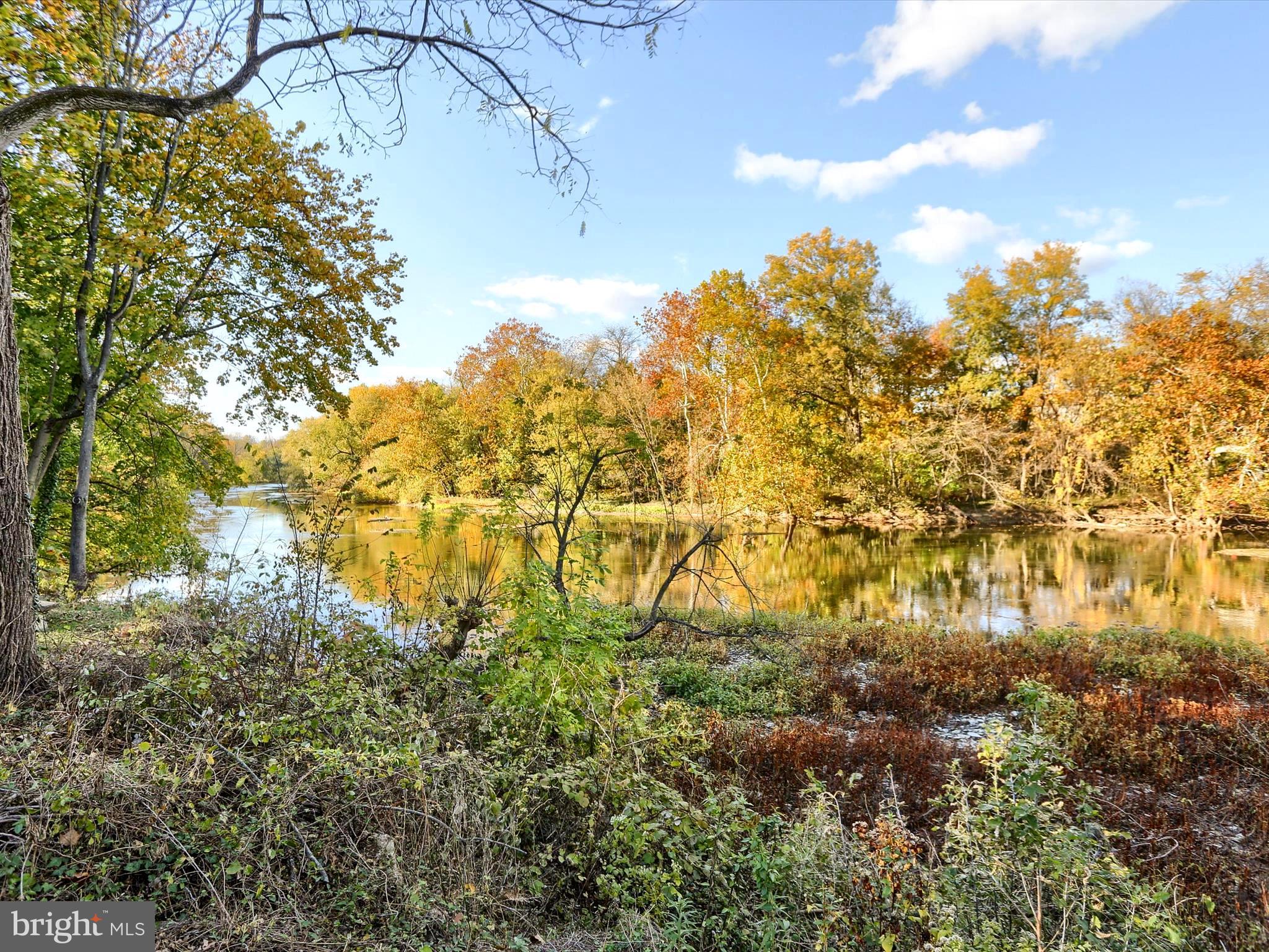 COUNTRY CLUB PARK - Residential