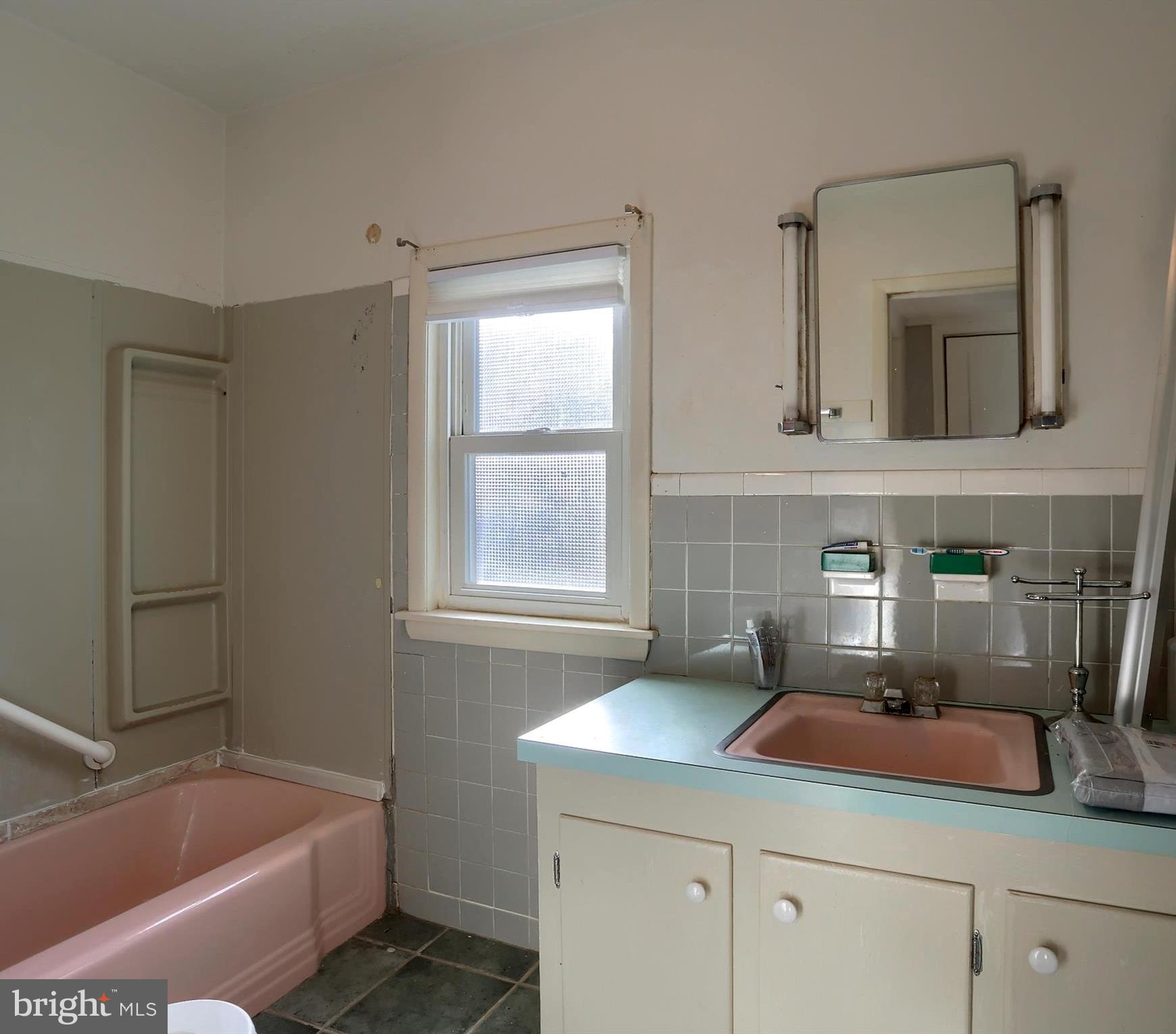 COUNTRY CLUB PARK - Residential