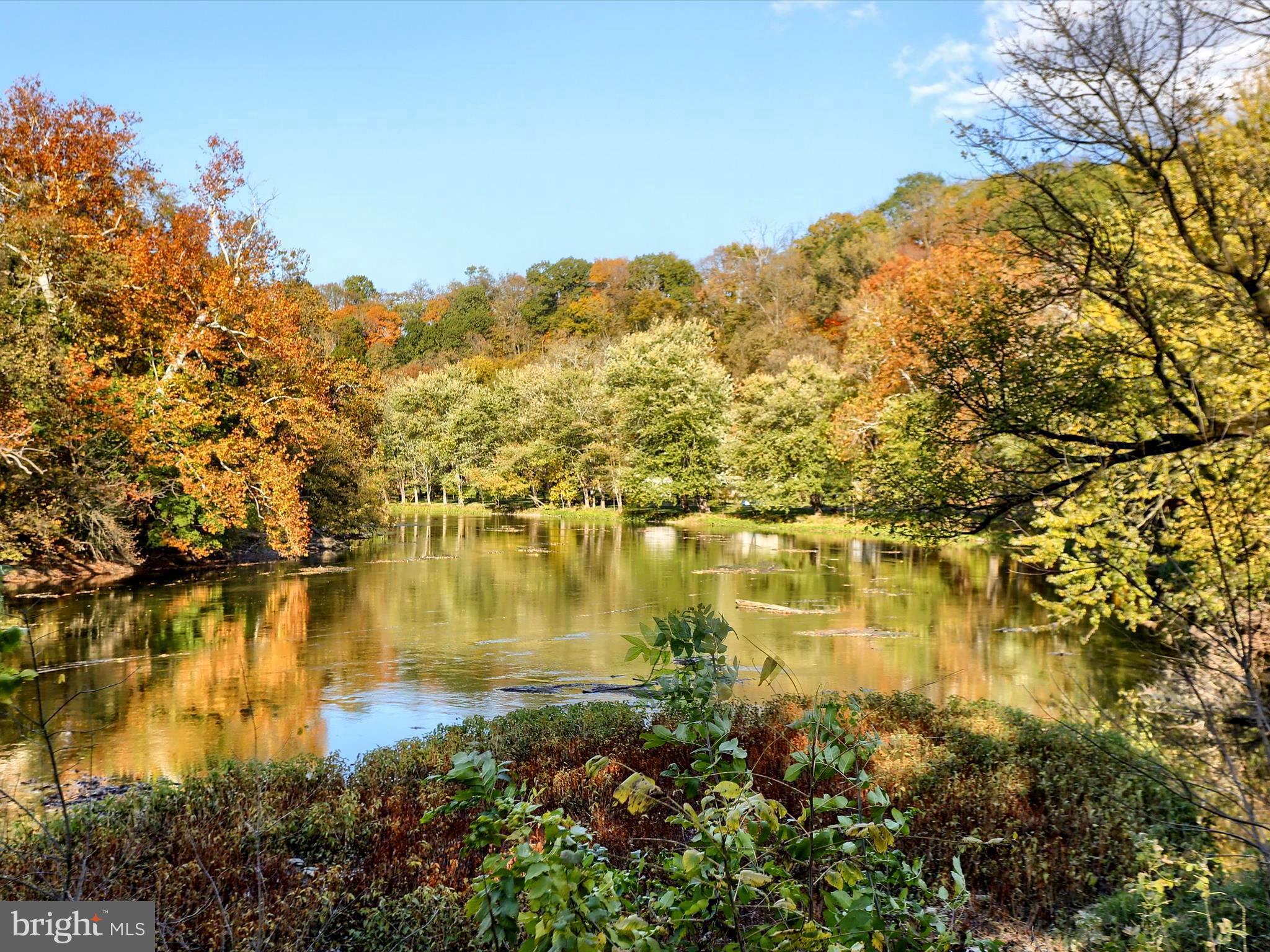 COUNTRY CLUB PARK - Residential