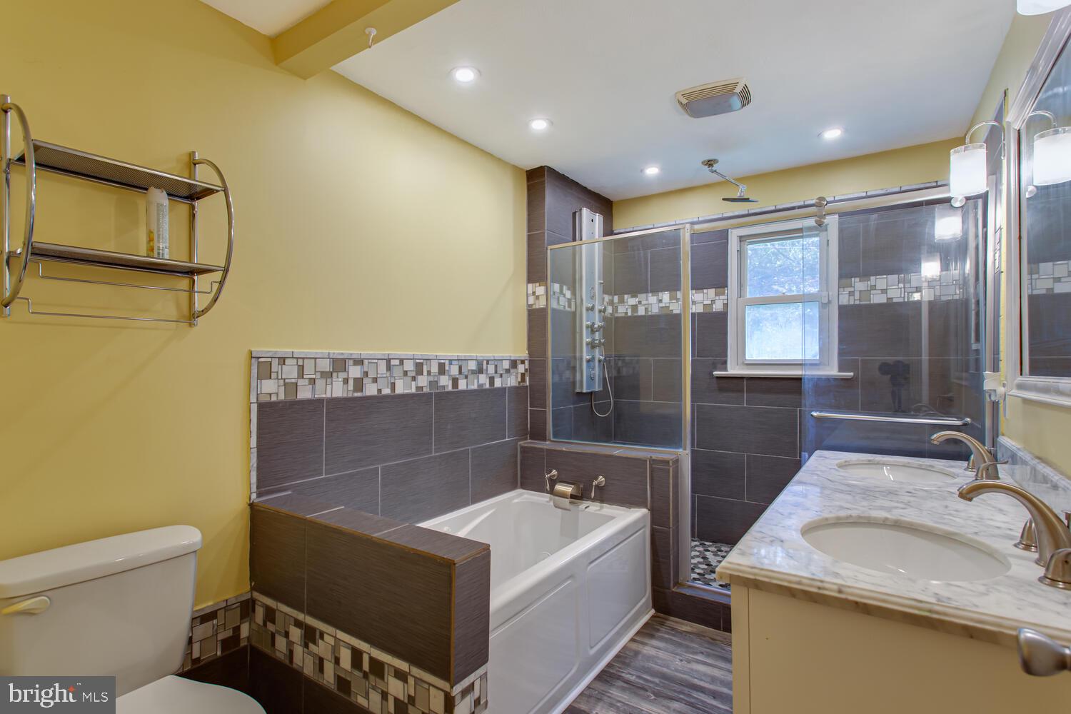 LAKE JAMESON - Residential