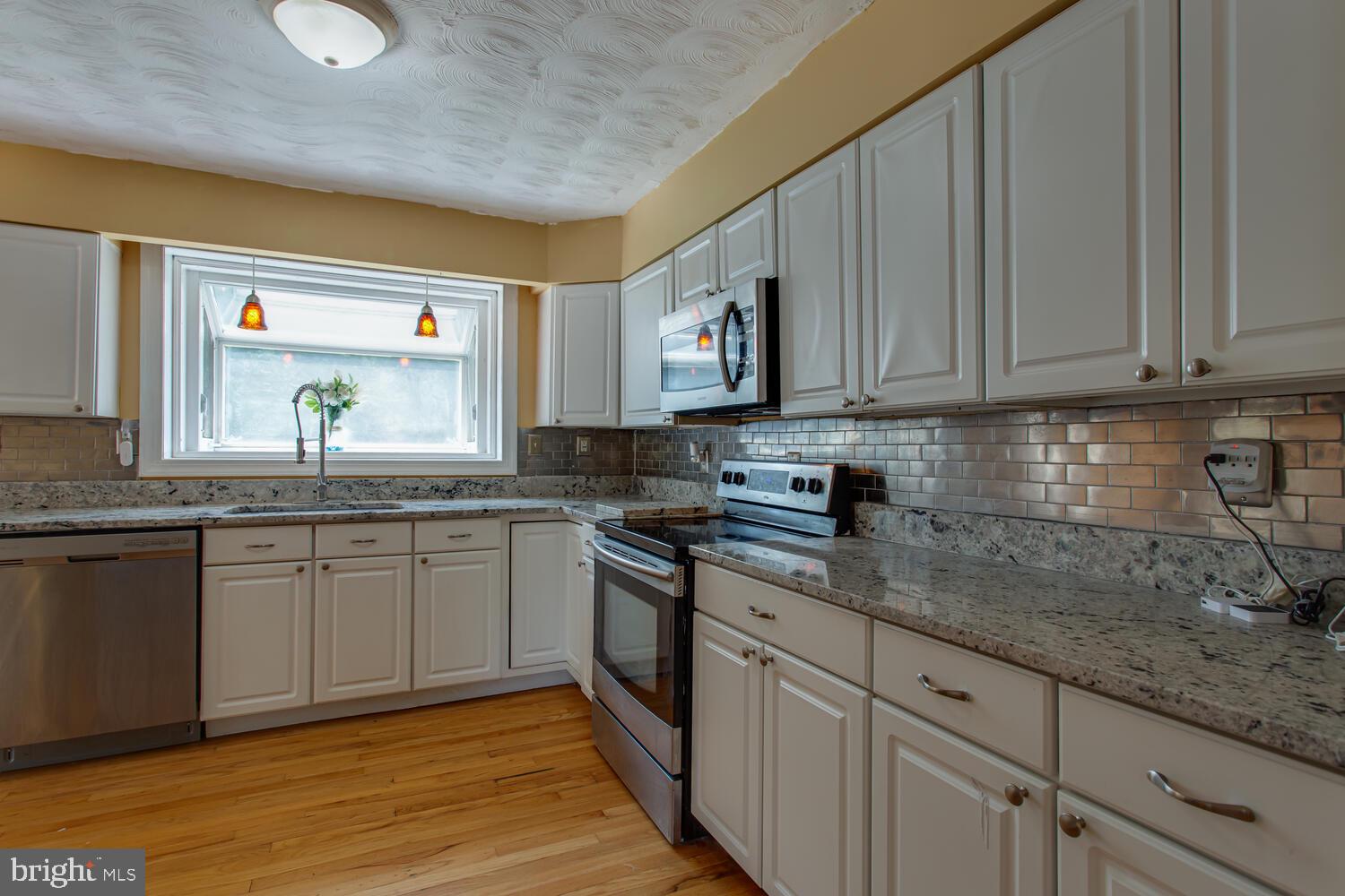 LAKE JAMESON - Residential