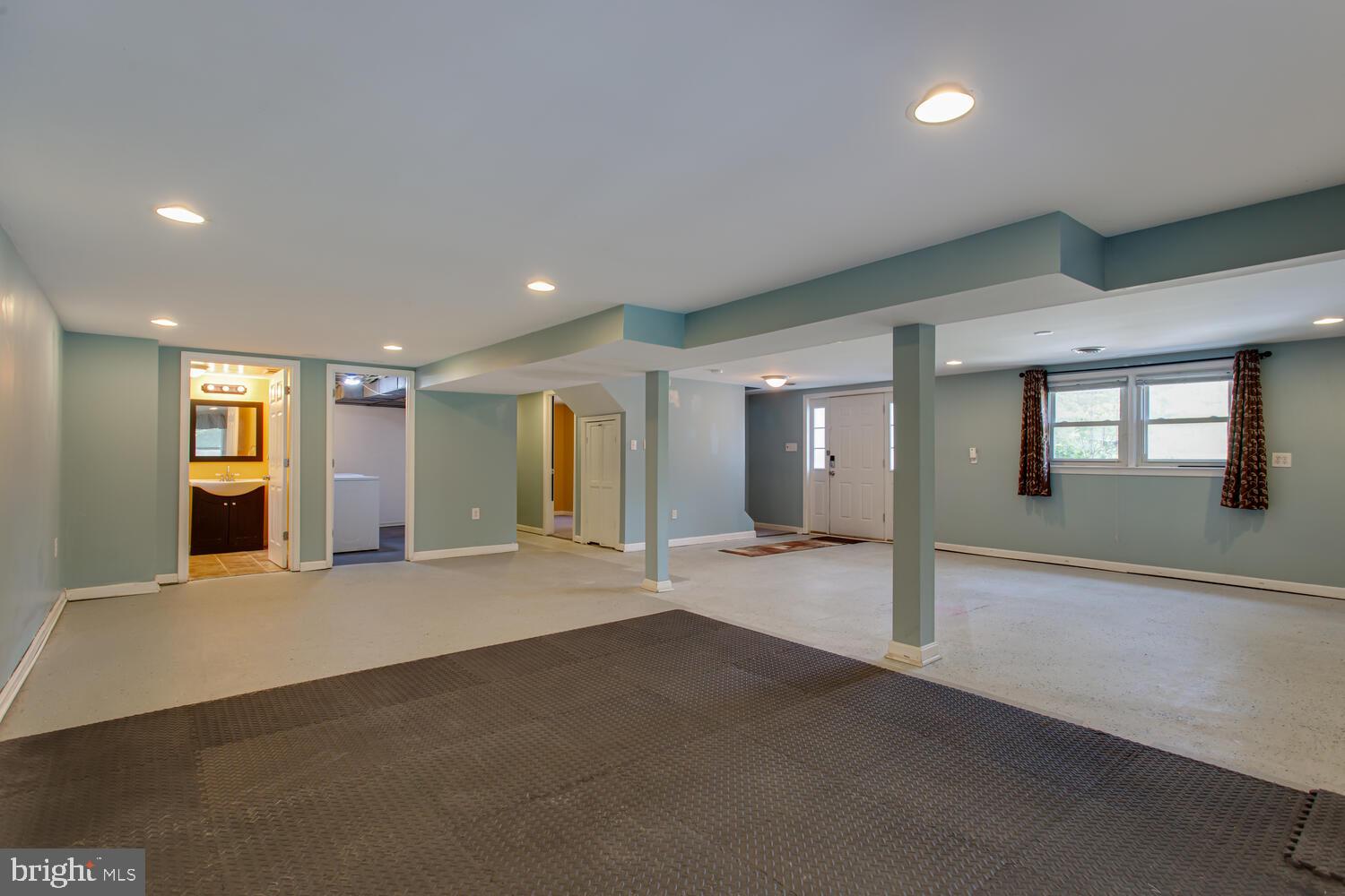 LAKE JAMESON - Residential