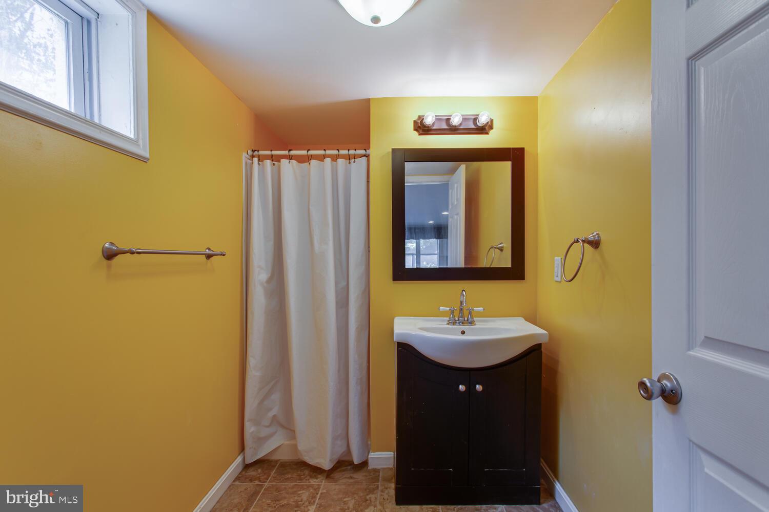 LAKE JAMESON - Residential